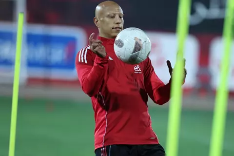 رئيس البنك الأهلي يحسم الجدل: لا نية لعودة عمرو الجزار